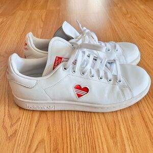 Pre loved Stan Smith red heart white women sneakers size 7.